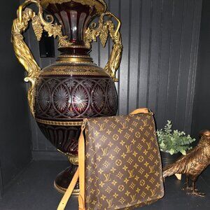 VGC Authentic LV Monogram Musette Salsa GM